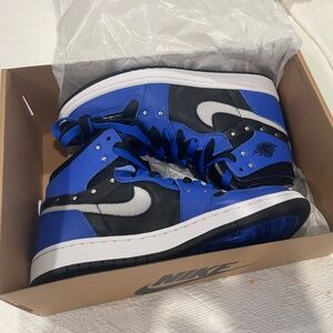 Original JORDAN  NIKE SZ 8 $150 IN THE BOX